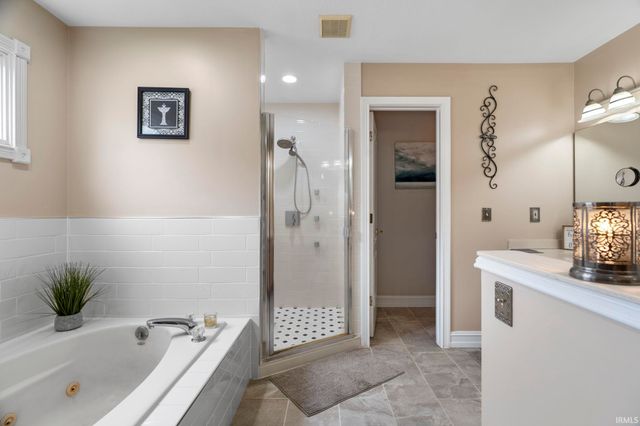 3322 S Crosspoint Court, Lafayette, IN 47909