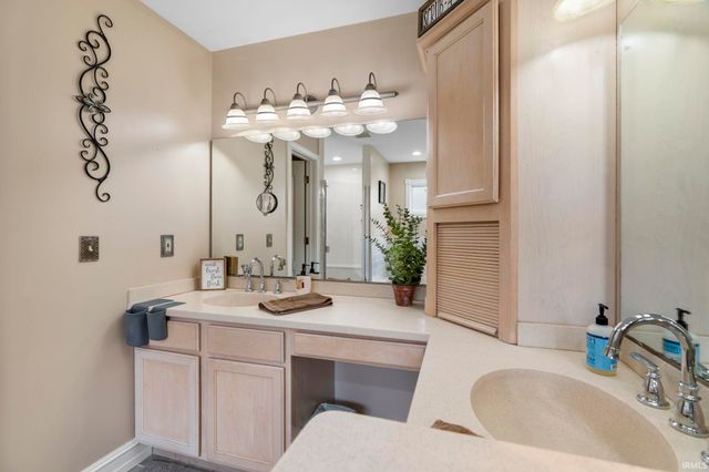 3322 S Crosspoint Court, Lafayette, IN 47909