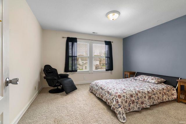 3322 S Crosspoint Court, Lafayette, IN 47909