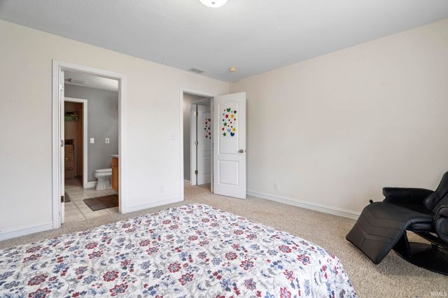 3322 S Crosspoint Court, Lafayette, IN 47909