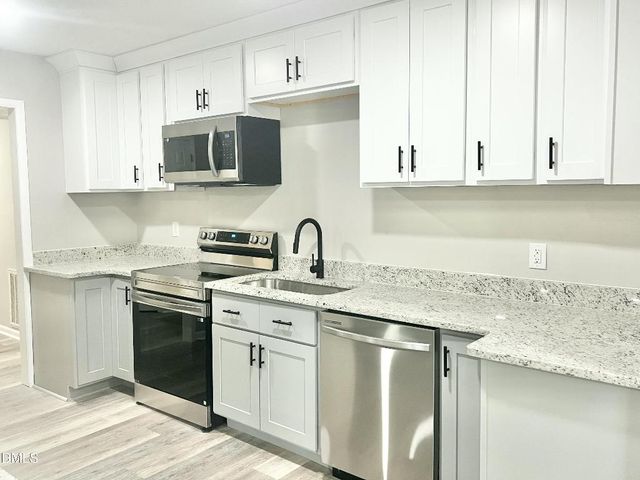 6859 Beaver Stone Road, Fayetteville, NC 28314