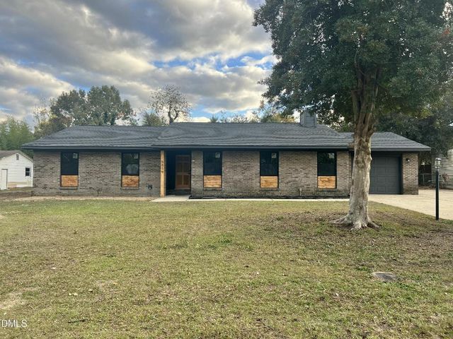 6859 Beaver Stone Road, Fayetteville, NC 28314