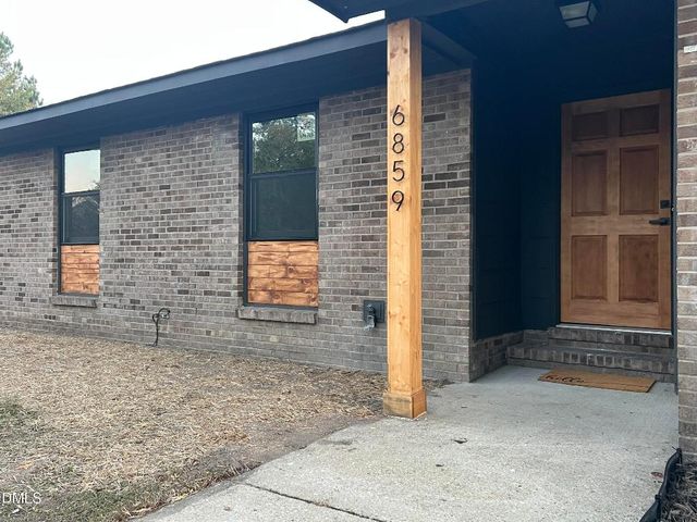 6859 Beaver Stone Road, Fayetteville, NC 28314