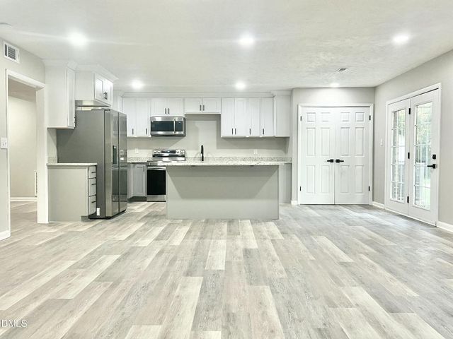 6859 Beaver Stone Road, Fayetteville, NC 28314