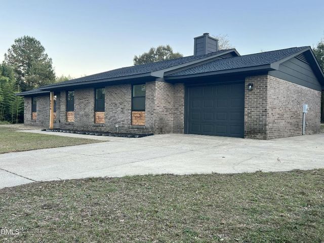 6859 Beaver Stone Road, Fayetteville, NC 28314