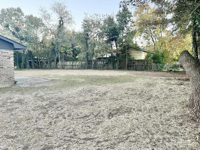 6859 Beaver Stone Road, Fayetteville, NC 28314