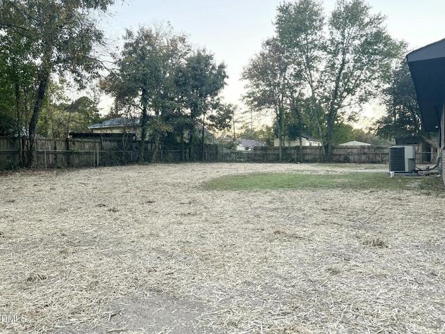 6859 Beaver Stone Road, Fayetteville, NC 28314