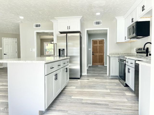 6859 Beaver Stone Road, Fayetteville, NC 28314