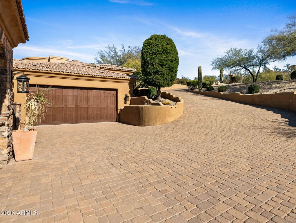 Image 5 of property listing at 10130 N PALISADES Boulevard, Fountain Hills, AZ 85268