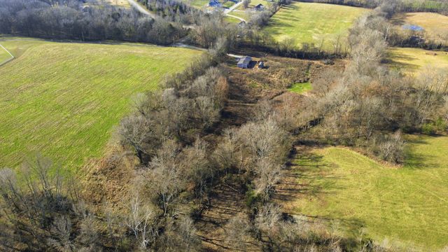 2535 Toler Ct, Woodlawn, TN 37191