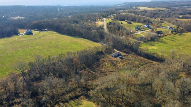 2535 Toler Ct, Woodlawn, TN 37191