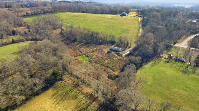 2535 Toler Ct, Woodlawn, TN 37191