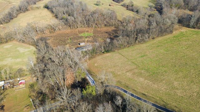 2535 Toler Ct, Woodlawn, TN 37191