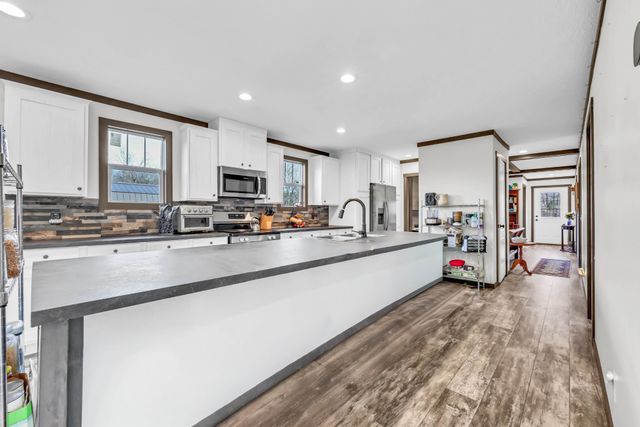 2535 Toler Ct, Woodlawn, TN 37191