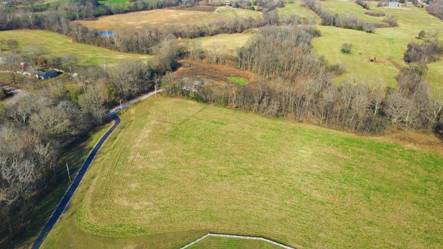 2535 Toler Ct, Woodlawn, TN 37191