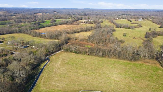 2535 Toler Ct, Woodlawn, TN 37191