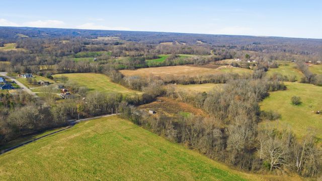 2535 Toler Ct, Woodlawn, TN 37191