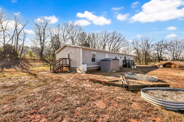 2535 Toler Ct, Woodlawn, TN 37191