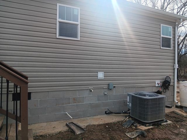 2535 Toler Ct, Woodlawn, TN 37191