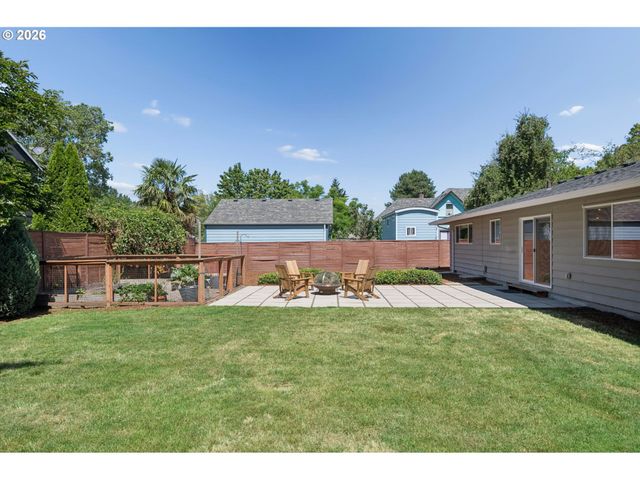 9609 N VAN HOUTEN Ave, Portland, OR 97203