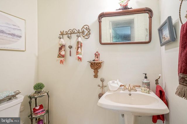 126 HENFIELD AVE, Cherry Hill, NJ 08003