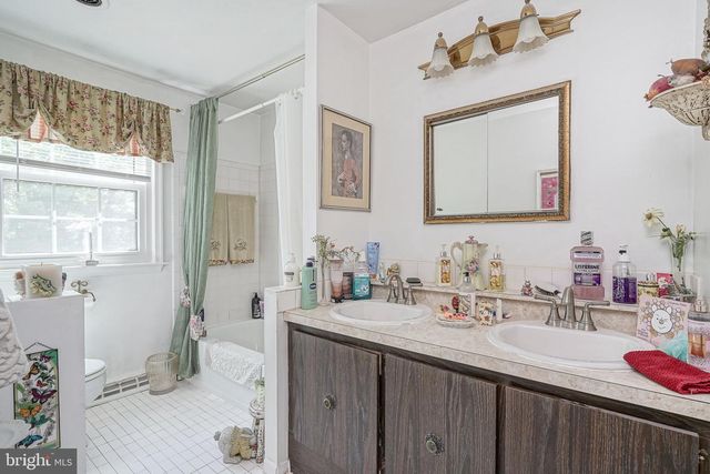 126 HENFIELD AVE, Cherry Hill, NJ 08003