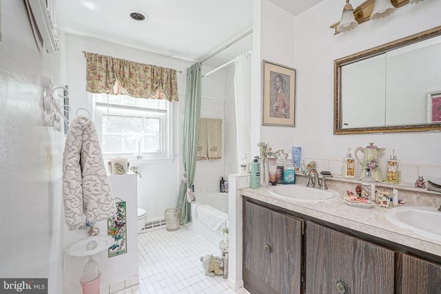 126 HENFIELD AVE, Cherry Hill, NJ 08003