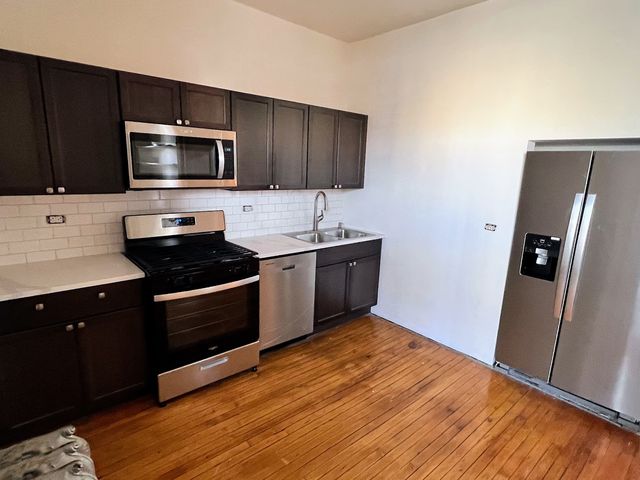 3212 W ALTGELD Street 3, Chicago, IL 60647