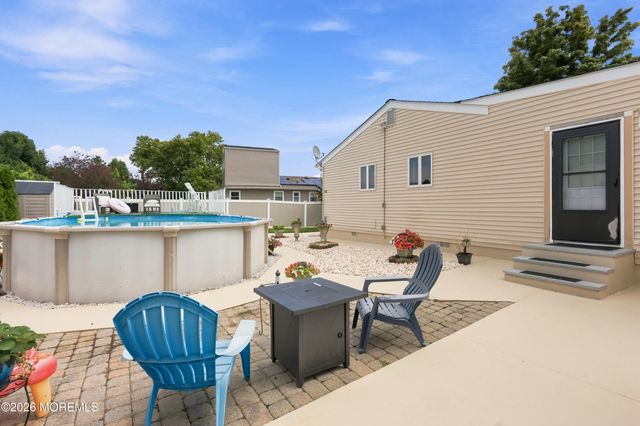 45 Woodshore W, Old Bridge, NJ 08857