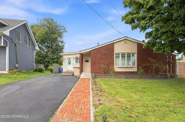 45 Woodshore W, Old Bridge, NJ 08857