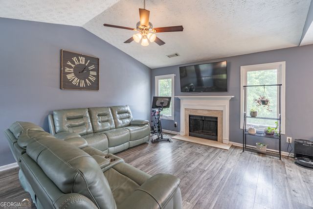 322 Royal Oaks Drive, Winder, GA 30680