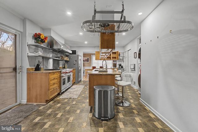 3706 QUAINT ACRES CIR, Falls Church, VA 22041