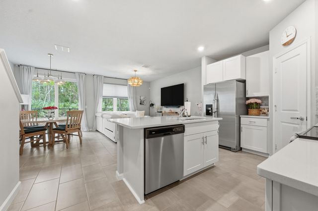 3905 SE Mentmore Lane, Stuart, FL 34997