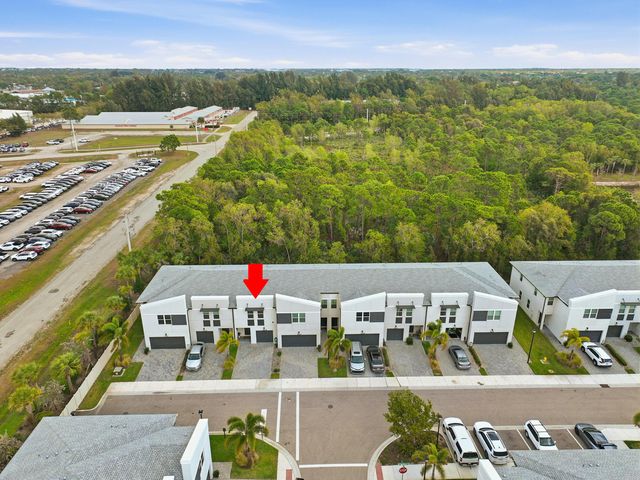 3905 SE Mentmore Lane, Stuart, FL 34997