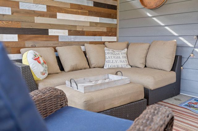 1555 E River Terrace, Minneapolis, MN 55414