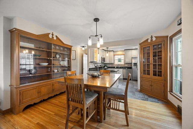 1555 E River Terrace, Minneapolis, MN 55414