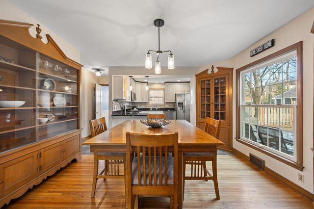 1555 E River Terrace, Minneapolis, MN 55414