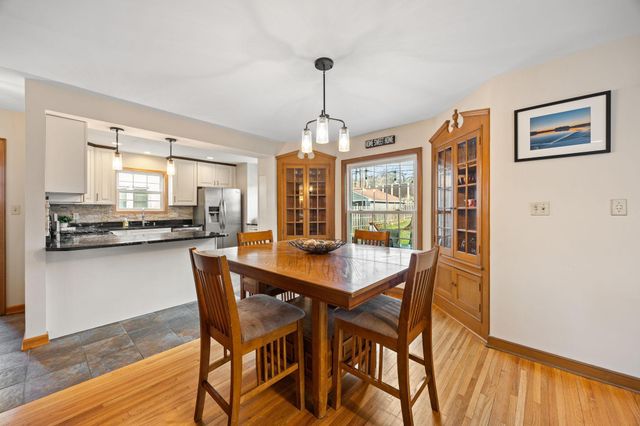 1555 E River Terrace, Minneapolis, MN 55414