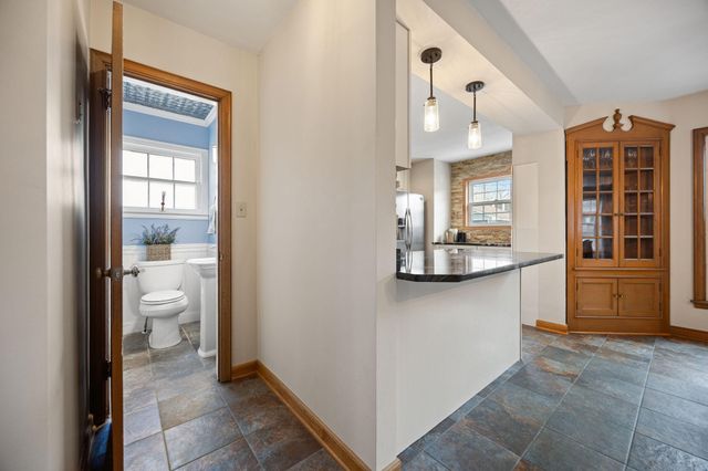 1555 E River Terrace, Minneapolis, MN 55414