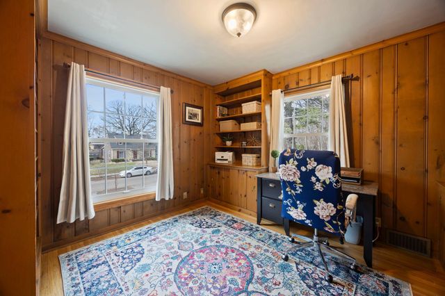 1555 E River Terrace, Minneapolis, MN 55414