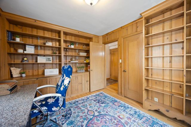 1555 E River Terrace, Minneapolis, MN 55414