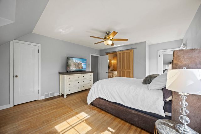 1555 E River Terrace, Minneapolis, MN 55414