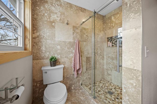 1555 E River Terrace, Minneapolis, MN 55414