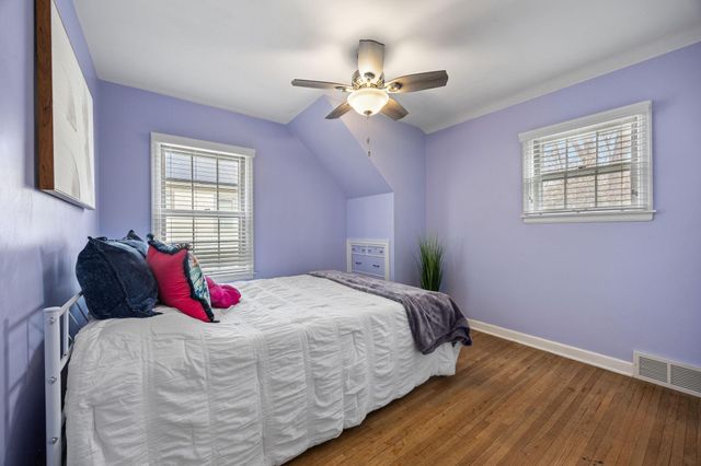 1555 E River Terrace, Minneapolis, MN 55414