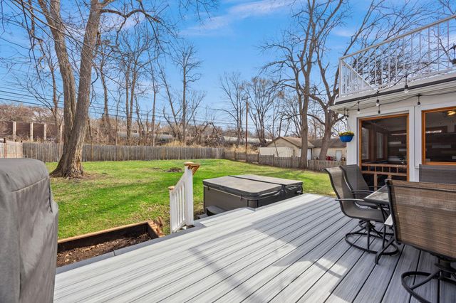 1555 E River Terrace, Minneapolis, MN 55414