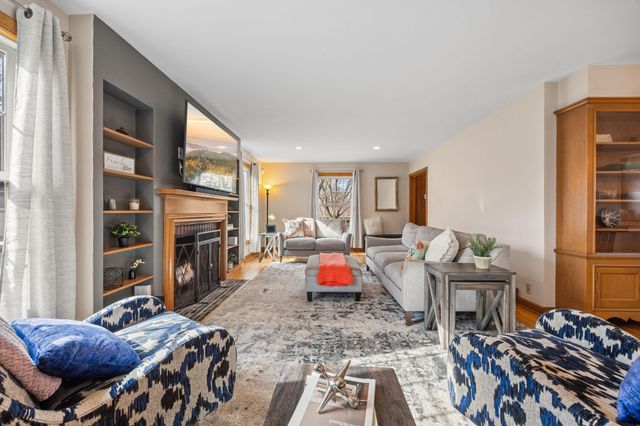 1555 E River Terrace, Minneapolis, MN 55414