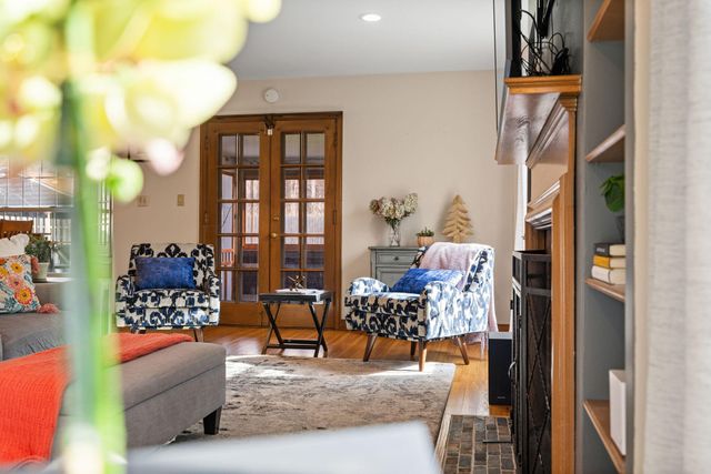 1555 E River Terrace, Minneapolis, MN 55414