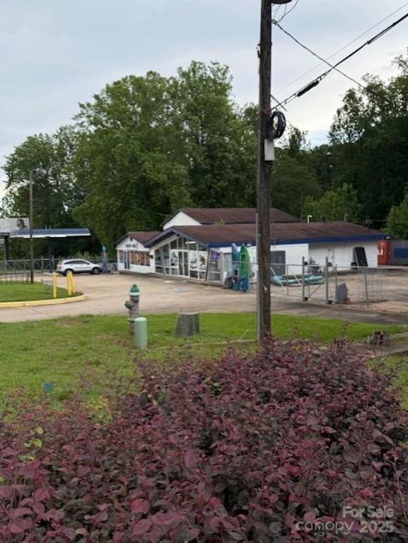 400 E Dixon Boulevard, Shelby, NC 28152