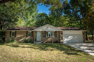 11607 Ridge Drive, Sugar Creek, MO 64054