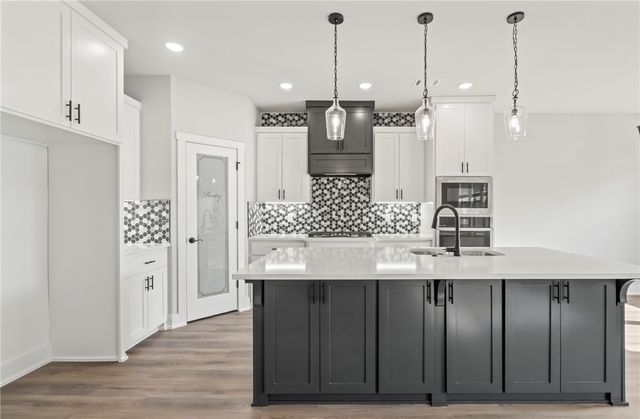 7101 Orange Avenue, Bentonville, AR 72714